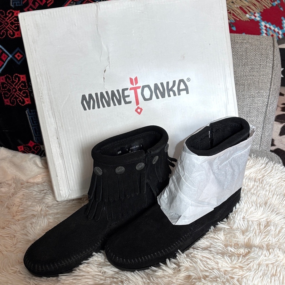 Minnetonka Black Suede Fringe Ankle Moccasins with Conchos NIB